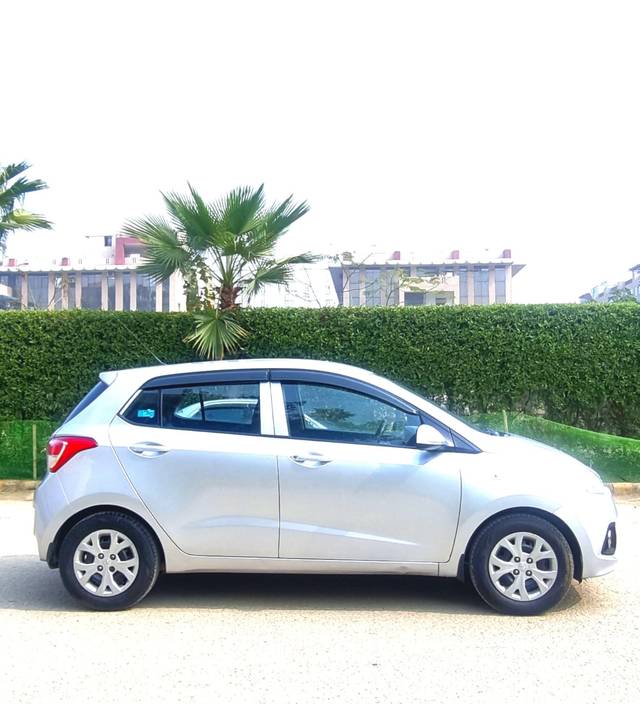 https://images10.gaadi.com/usedcar_image/4515096/original/5998005159f62bd8857a4a650f31f5d8.jpg?imwidth=6401