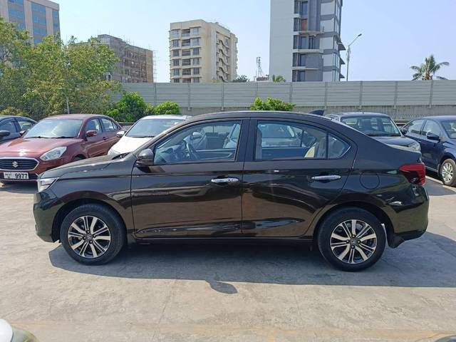 https://images10.gaadi.com/usedcar_image/4515097/original/processed_a041030df06529da30be5f709eaa3e8e.jpg?imwidth=6402