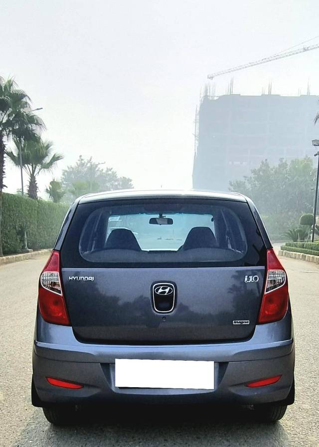 https://images10.gaadi.com/usedcar_image/4515107/original/processed_e4c213471de8dce55cf424b2e1977691.jpg?imwidth=6402