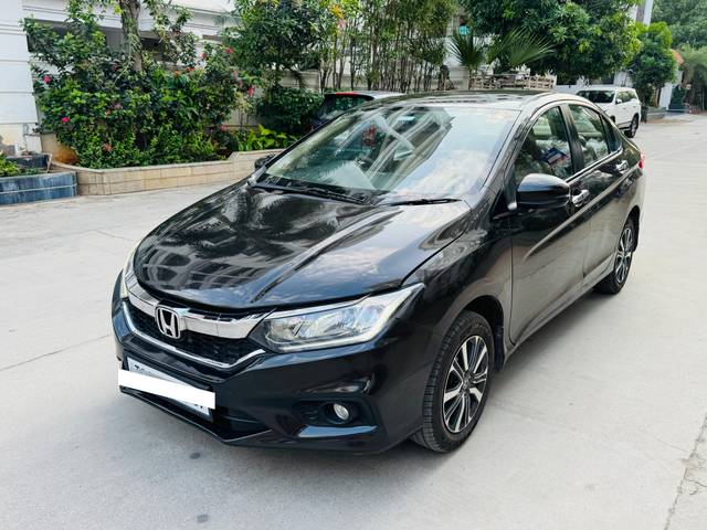 https://images10.gaadi.com/usedcar_image/4515138/original/processed_0c18b3c33e9c86c2ffaae42606d0e997.jpg?imwidth=6402