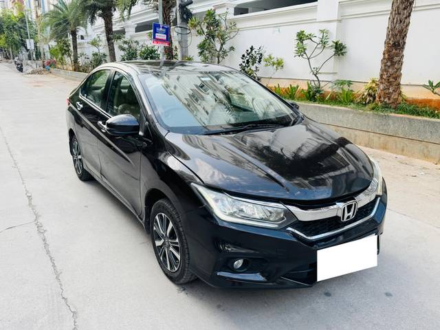 https://images10.gaadi.com/usedcar_image/4515138/original/processed_6beea66ddef6a64d89cf46cdff7dee7f.jpg?imwidth=6400