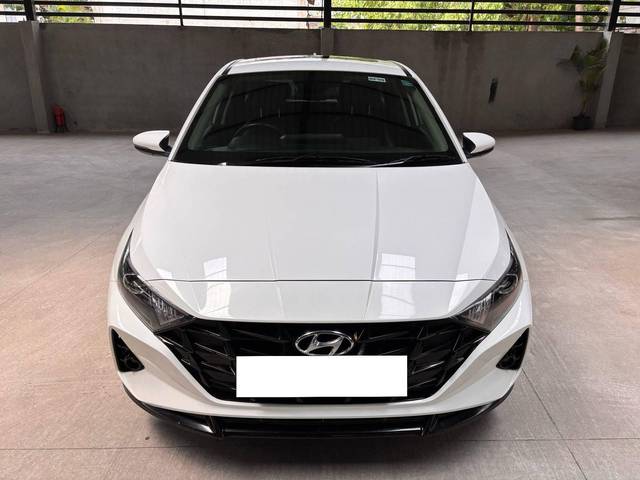 https://images10.gaadi.com/usedcar_image/4515142/original/processed_732e5894022fede7a9a44968499b8dde.jpg?imwidth=6400
