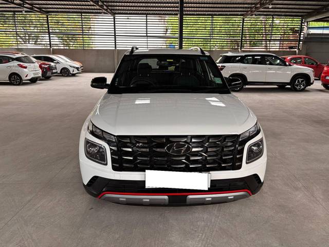 https://images10.gaadi.com/usedcar_image/4515146/original/processed_7071178356b92091c186def7ff0c1632.jpg?imwidth=6400