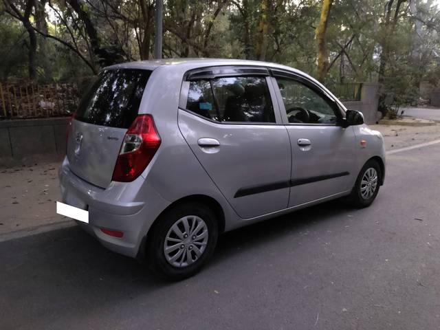 https://images10.gaadi.com/usedcar_image/4515149/original/processed_2db5dbed8428f86d470f8a2987fab7fc.jpg?imwidth=6402