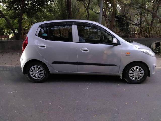 https://images10.gaadi.com/usedcar_image/4515149/original/processed_439b8221bb94bfc2b195cdd6fe8811ec.jpg?imwidth=6401