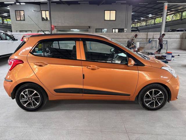https://images10.gaadi.com/usedcar_image/4515150/original/processed_b3686a40895c8d99687b74c1e92273d4.jpg?imwidth=6401