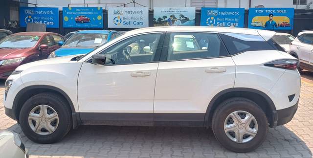 https://images10.gaadi.com/usedcar_image/4515152/original/processed_4aff11d89eb0ef84e682cf38e6f5f97d.jpg?imwidth=6402