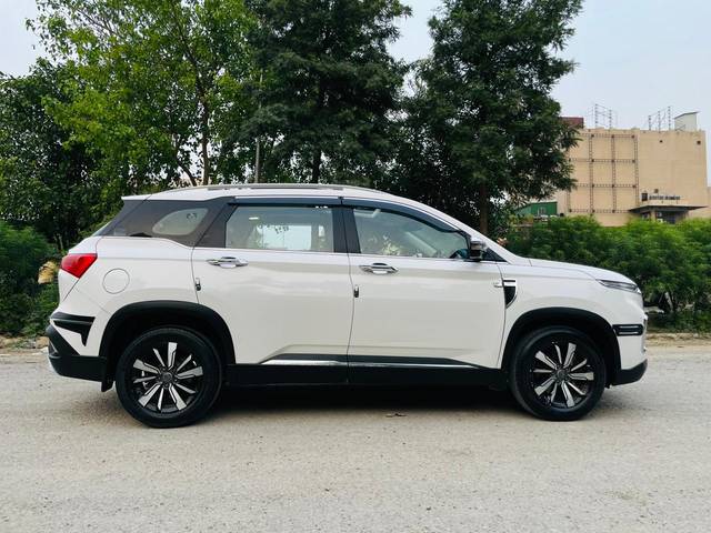 https://images10.gaadi.com/usedcar_image/4515158/original/cf43b680b36e4ef17afc7aa49f0ead29.jpg?imwidth=6401