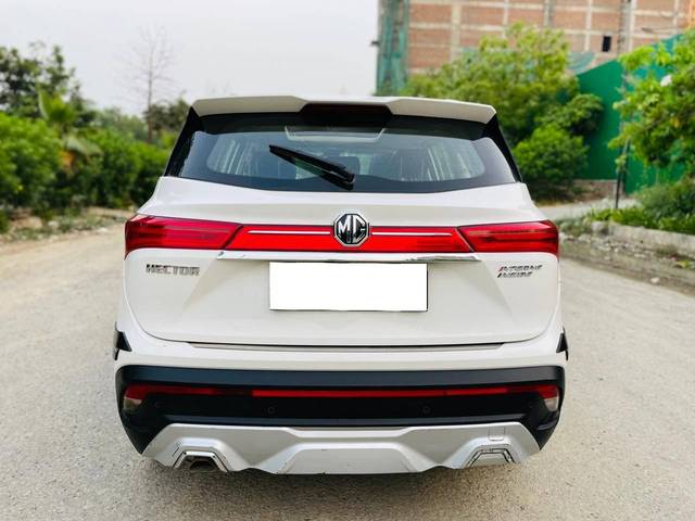 https://images10.gaadi.com/usedcar_image/4515158/original/processed_cf761e3cc8aec4aae7b50463e715849a.jpg?imwidth=6402