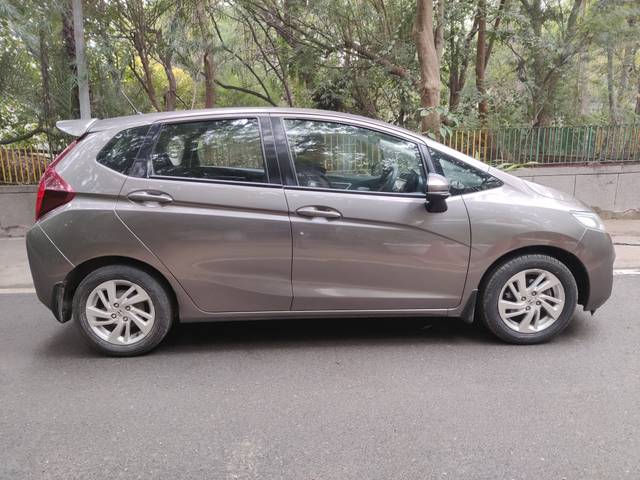 https://images10.gaadi.com/usedcar_image/4515159/original/fdc24712f20be903629dd9572aa45de1.jpg?imwidth=6401