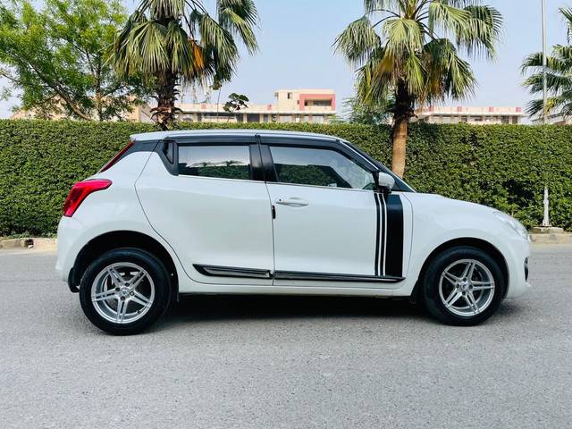 https://images10.gaadi.com/usedcar_image/4515194/original/c4a32986ca0ff57535b4d4c851f9f6a3.jpg?imwidth=6401