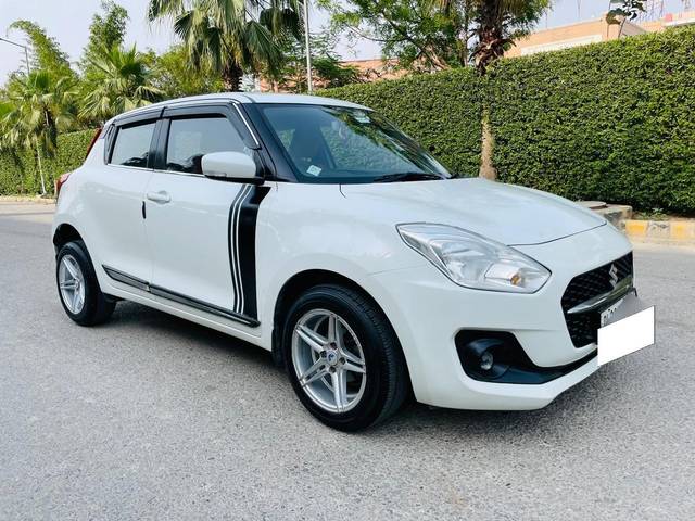 https://images10.gaadi.com/usedcar_image/4515194/original/processed_a6806f4d27405be8317a56223b1bc97d.jpg?imwidth=6400