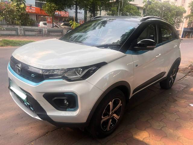 https://images10.gaadi.com/usedcar_image/4515198/original/processed_363900bc17fc21db65ffbd2f7f8a750e.jpg?imwidth=6402