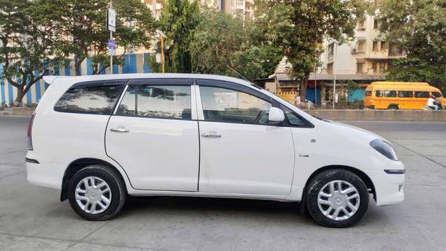 https://images10.gaadi.com/usedcar_image/4515200/original/processed_9ce155b66175c59a71d80a06284fa558.jpg?imwidth=6401