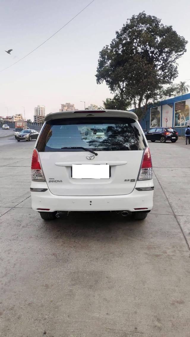 https://images10.gaadi.com/usedcar_image/4515200/original/processed_c1bb14bc738cdefef9bb498a0376e67b.jpg?imwidth=6402