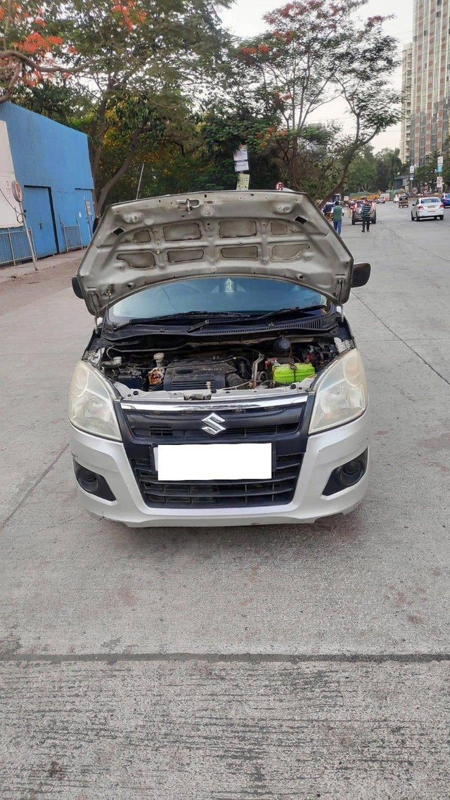 https://images10.gaadi.com/usedcar_image/4515203/original/processed_004f62ec4dcf154736d75f6a31531307.jpg?imwidth=6400