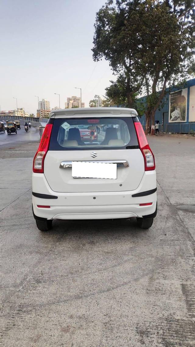 https://images10.gaadi.com/usedcar_image/4515205/original/processed_ce531344fa74bce8a884523140f8d648.jpg?imwidth=6402