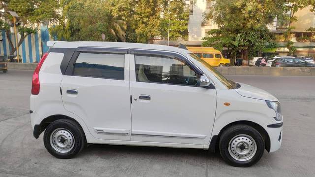 https://images10.gaadi.com/usedcar_image/4515205/original/processed_ef0956035bcafb2110352de134b79ca2.jpg?imwidth=6401