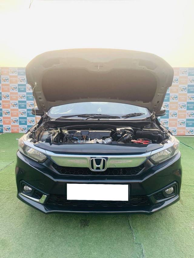 https://images10.gaadi.com/usedcar_image/4515208/original/processed_733cefa212137166947d365e9230ce12.jpg?imwidth=6400