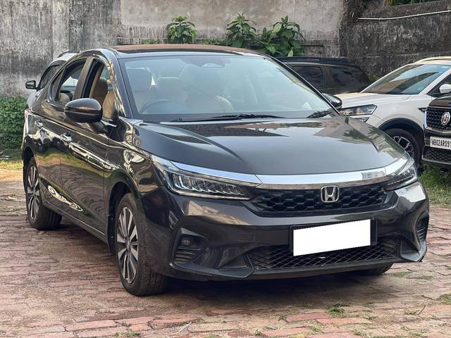 https://images10.gaadi.com/usedcar_image/4515209/original/processed_9190cce4fc9e6de3bc8017b427512657.jpg?imwidth=6400