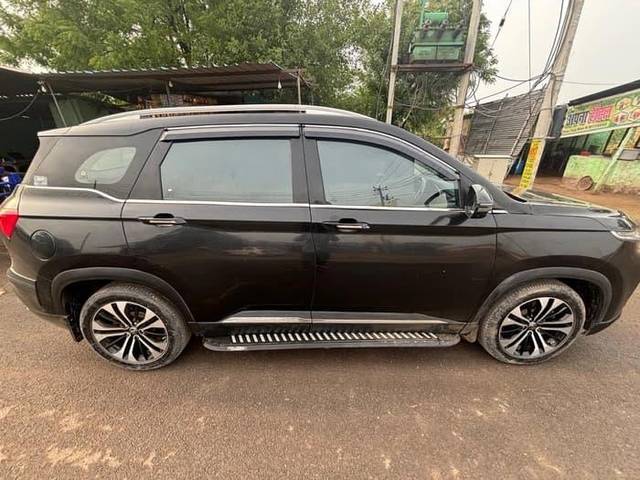 https://images10.gaadi.com/usedcar_image/4515221/original/processed_b156135f82bcebbc48b7b883f1254c8b.jpg?imwidth=6401