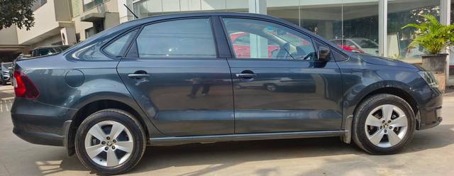 https://images10.gaadi.com/usedcar_image/4515236/original/d858ee9a98d2f99738578f13eef0f2d0.jpeg?imwidth=6401