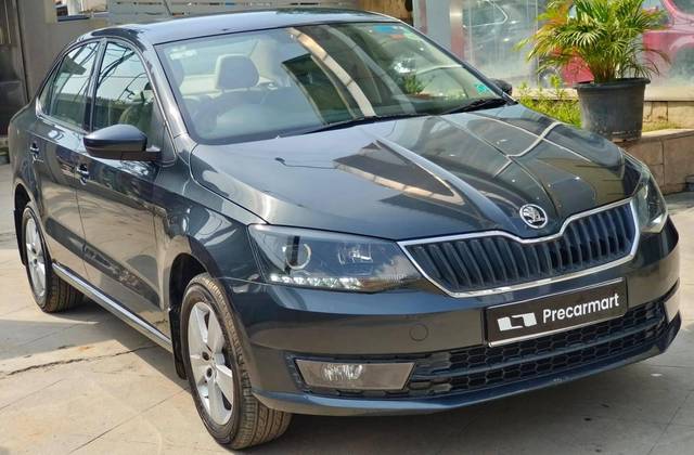 https://images10.gaadi.com/usedcar_image/4515236/original/processed_2b2f3ffa70effb7df88796ea4e4aef54.jpeg?imwidth=6400