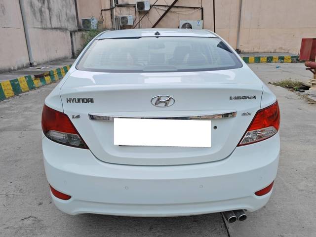 https://images10.gaadi.com/usedcar_image/4515238/original/processed_ce1b1655f08de06103dff86f2a9b5411.jpg?imwidth=6402