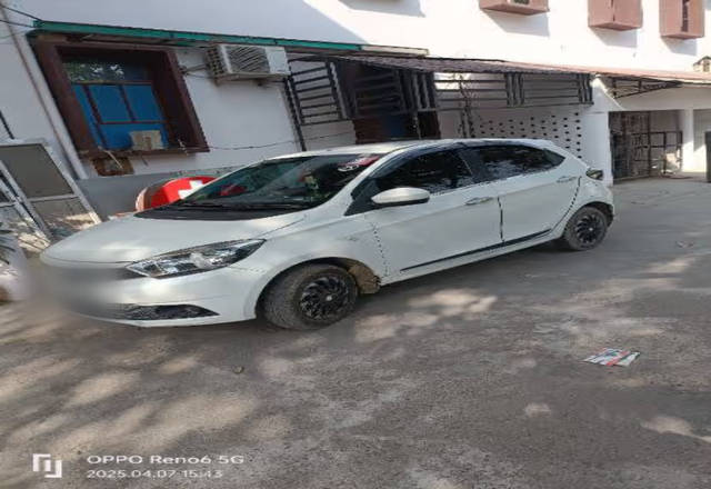 https://images10.gaadi.com/usedcar_image/4515239/original/8d90543f-c038-4501-b7e4-97d439bba26d.?imwidth=6402