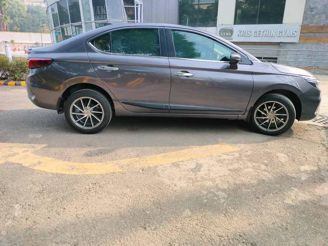 https://images10.gaadi.com/usedcar_image/4515241/original/processed_95c07252b6a158902b310ad14b2adb1d.jpg?imwidth=6401