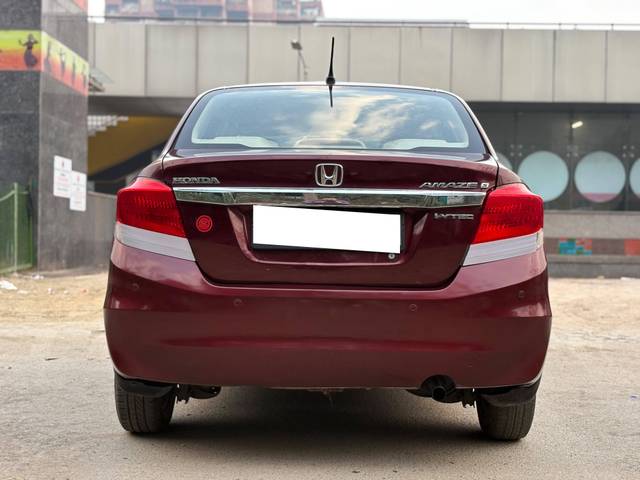 https://images10.gaadi.com/usedcar_image/4515247/original/processed_6e6bd78aead5b03350118f5d63e0ff28.jpg?imwidth=6402