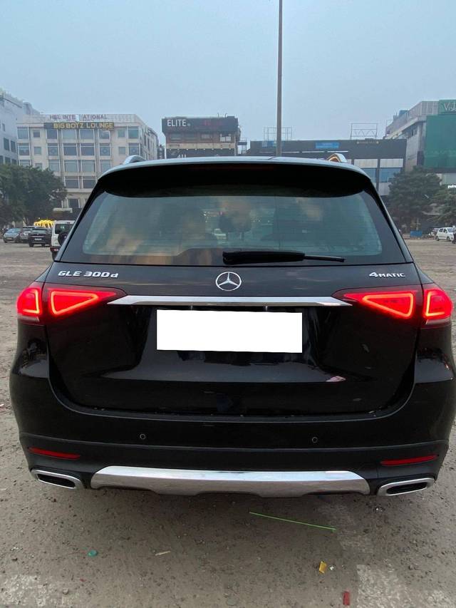 https://images10.gaadi.com/usedcar_image/4515250/original/processed_cebadc521b5f3f0ca8825d40aee60b82.jpg?imwidth=6402