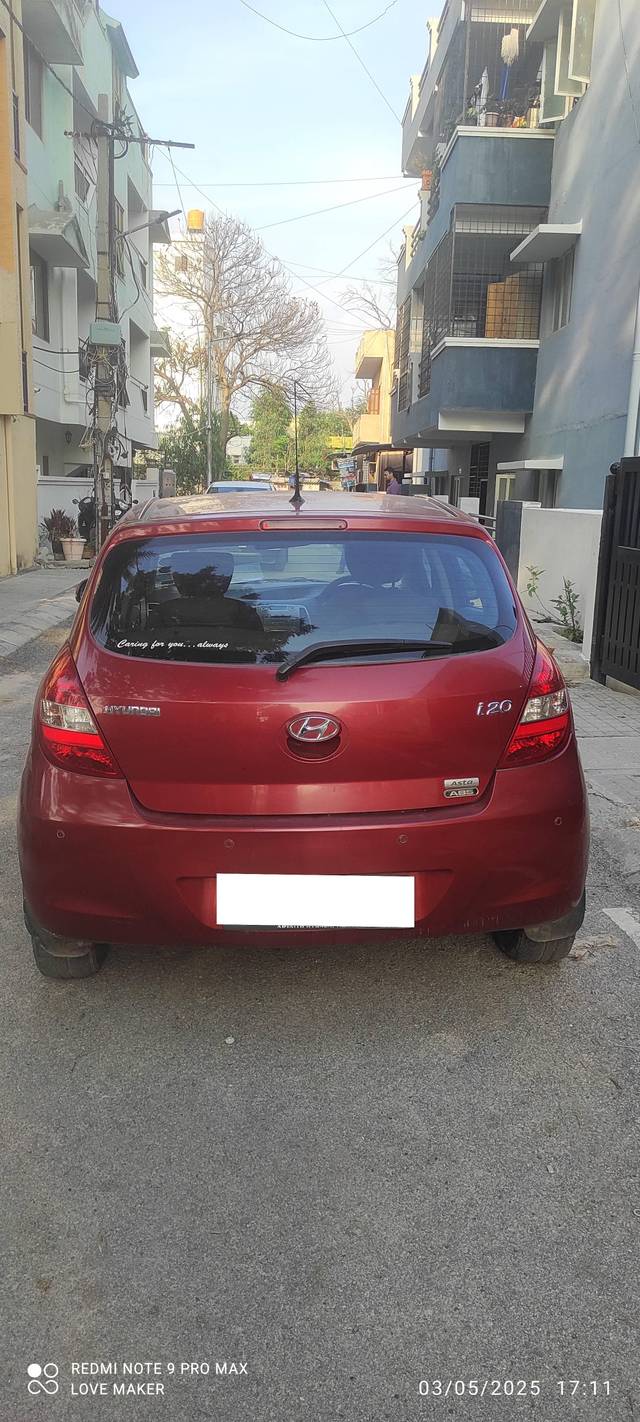 https://images10.gaadi.com/usedcar_image/4515257/original/processed_1152bb0eb69b18b3250ac2229c9d6be3.jpg?imwidth=6402