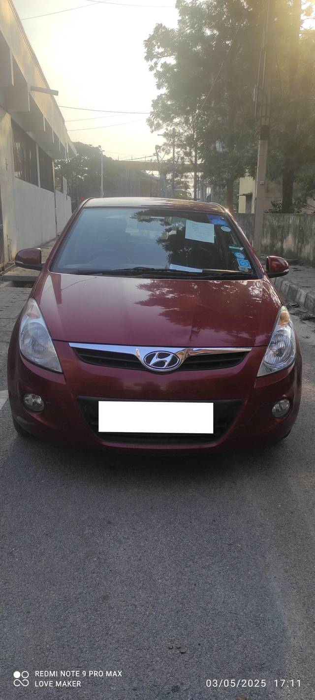 https://images10.gaadi.com/usedcar_image/4515257/original/processed_2058337a7f1fc5276f684b7c3348a94b.jpg?imwidth=6400