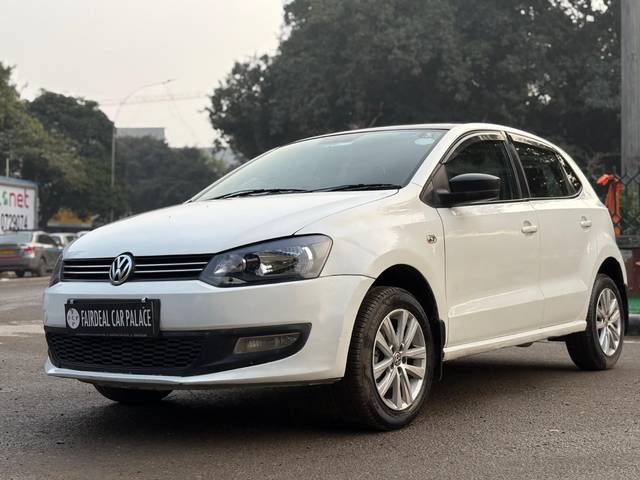 https://images10.gaadi.com/usedcar_image/4515262/original/b963174e4cdb56c32cb66601751ee5c5.jpg?imwidth=6402