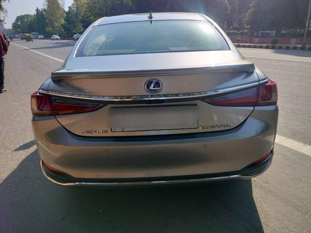 https://images10.gaadi.com/usedcar_image/4515263/original/processed_85dc721d817e3d7aac72c98740e8b18b.jpg?imwidth=6402