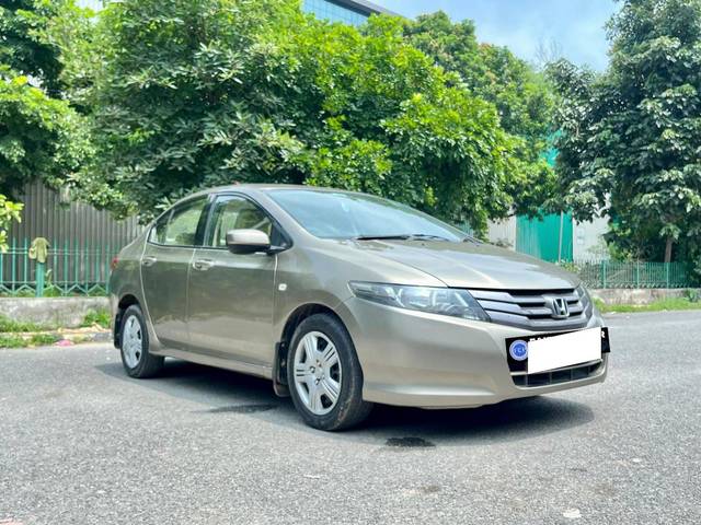 https://images10.gaadi.com/usedcar_image/4515264/original/processed_9344a150a88ba23aad68bfd61d492092.jpg?imwidth=6400