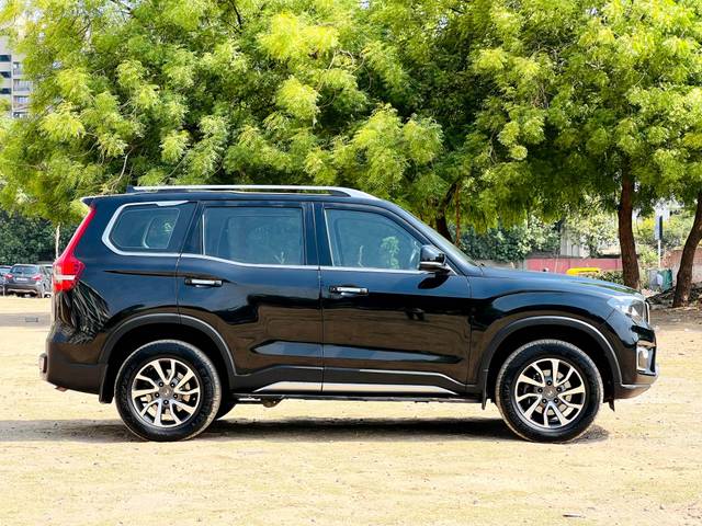 https://images10.gaadi.com/usedcar_image/4515266/original/processed_5df36da9c0528b4e20efdaca5fdff197.jpg?imwidth=6401