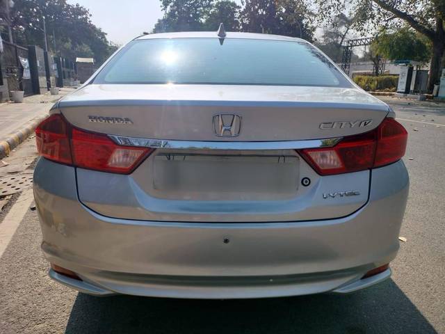 https://images10.gaadi.com/usedcar_image/4515268/original/processed_4290b7a65c2f80ac0d01f5aa3682bcd5.jpg?imwidth=6401
