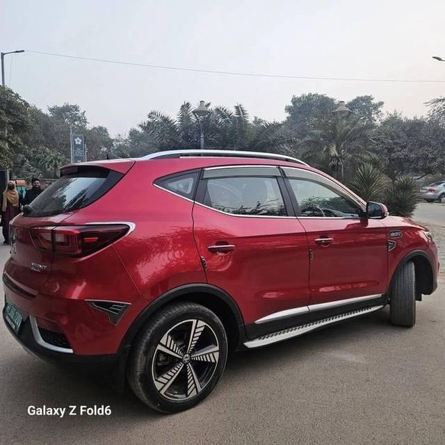 https://images10.gaadi.com/usedcar_image/4515280/original/processed_4f5ae63e29994fa1d881a19543f1056f.jpg?imwidth=6402