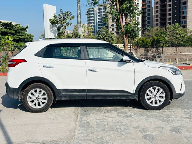 https://images10.gaadi.com/usedcar_image/4515283/original/de39b0dd1aded131ceaa0eb33b9b25a3.jpg?imwidth=6401