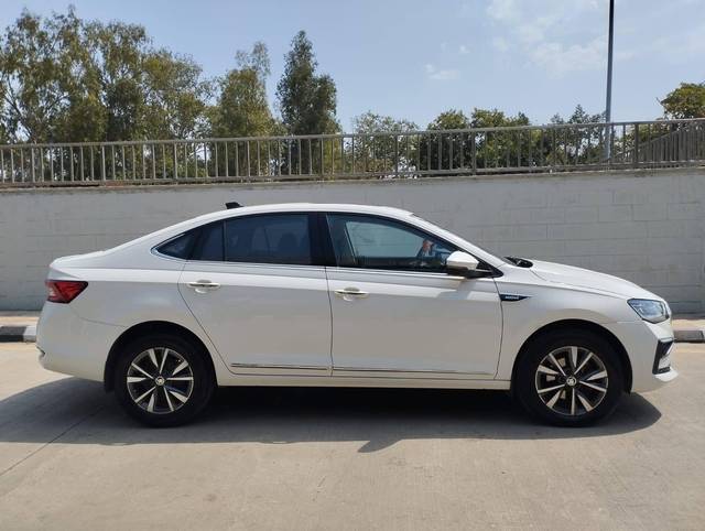 https://images10.gaadi.com/usedcar_image/4515285/original/processed_270b9059672c595e027aa8fe0fa91498.jpg?imwidth=6401