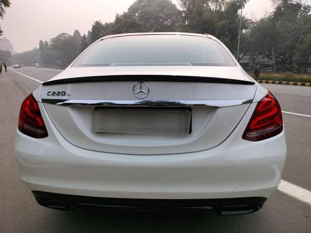 https://images10.gaadi.com/usedcar_image/4515290/original/processed_0b8c74f1ddc249e2dcf579241b1aa540.jpg?imwidth=6402