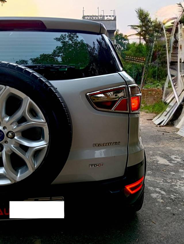 https://images10.gaadi.com/usedcar_image/4515296/original/processed_62cc25f4a6c8316d5be739e206a7afa8.jpg?imwidth=6402