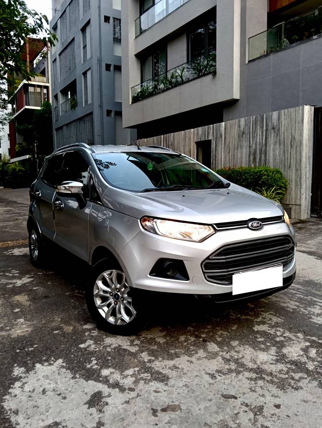 https://images10.gaadi.com/usedcar_image/4515296/original/processed_809140c0fc59aaf9c6cc6174b9dc8067.jpg?imwidth=6400