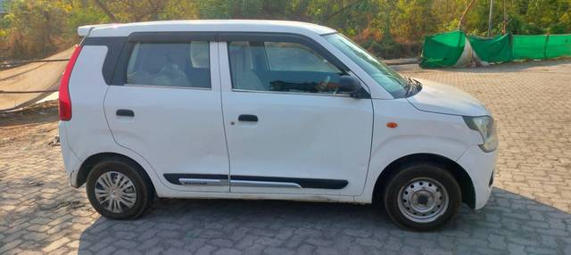 https://images10.gaadi.com/usedcar_image/4515300/original/processed_c051ee33f7a20146fee11c9d89345117.jpg?imwidth=6401