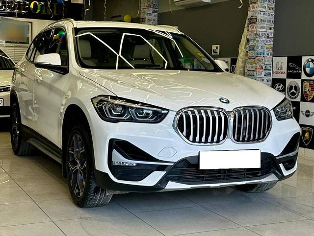 https://images10.gaadi.com/usedcar_image/4515317/original/processed_97669dfbe3a66b007cd09a462295e9ee.jpg?imwidth=6402
