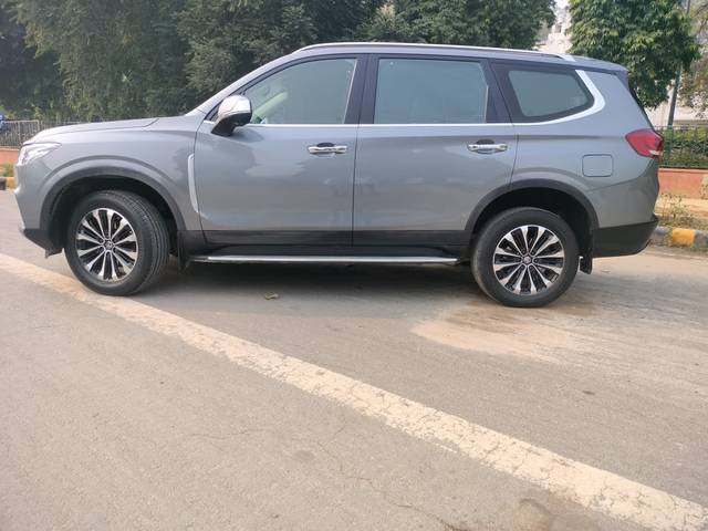 https://images10.gaadi.com/usedcar_image/4515355/original/f9f7561371f1dbc9bb56e2a17c403cc9.jpg?imwidth=6402