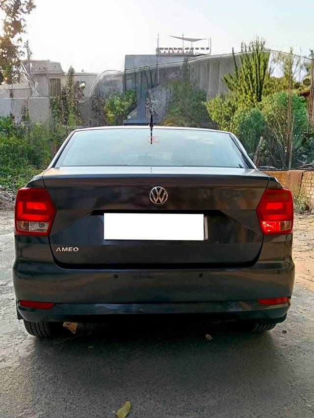 https://images10.gaadi.com/usedcar_image/4515362/original/processed_9fbb5d2407e27254ede49bd5461a31f2.jpg?imwidth=6402