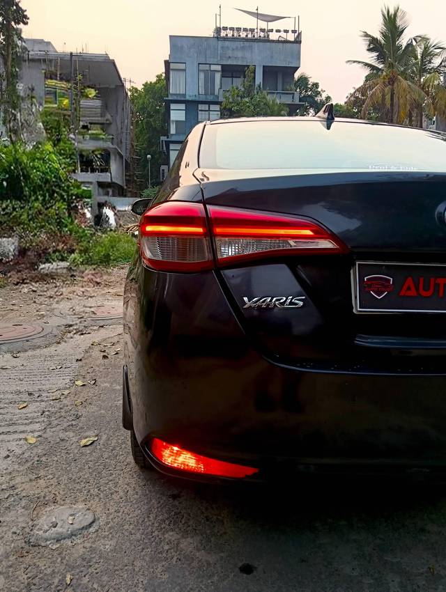 https://images10.gaadi.com/usedcar_image/4515367/original/processed_b46c38a3f27f00bf9fd8f4267a327f96.jpg?imwidth=6402